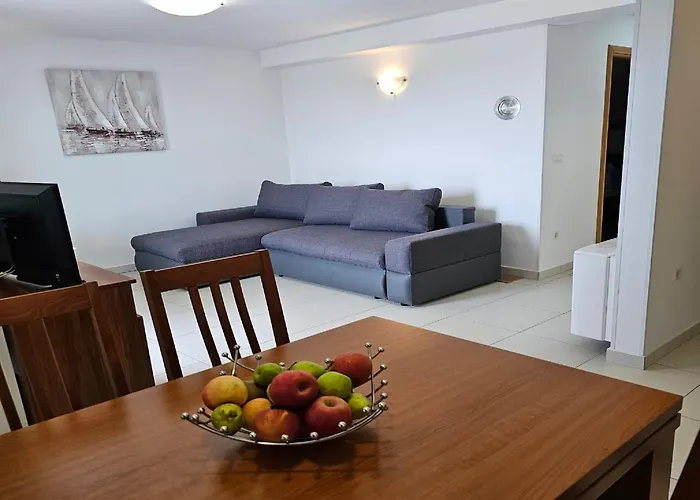 Mlikota - One Bedroom With Terrace - A4 זאטון