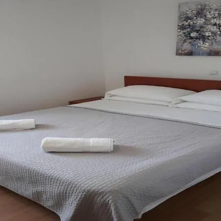 Appartement Mlikota - One Bedroom With Terrace - A4