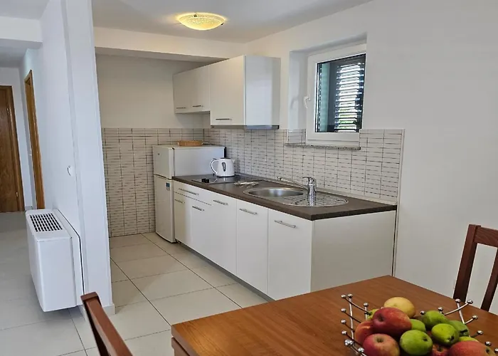 公寓 Mlikota - One Bedroom With Terrace - A4 扎顿