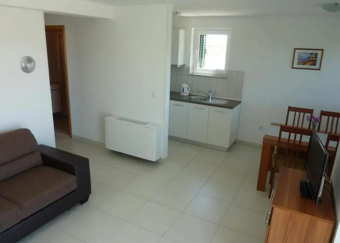 公寓 Mlikota - One Bedroom With Terrace - A4 扎顿